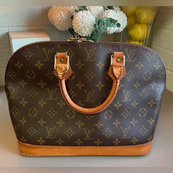 Louis Vuitton LV Monogram Alma PM - Picture 2 of 10